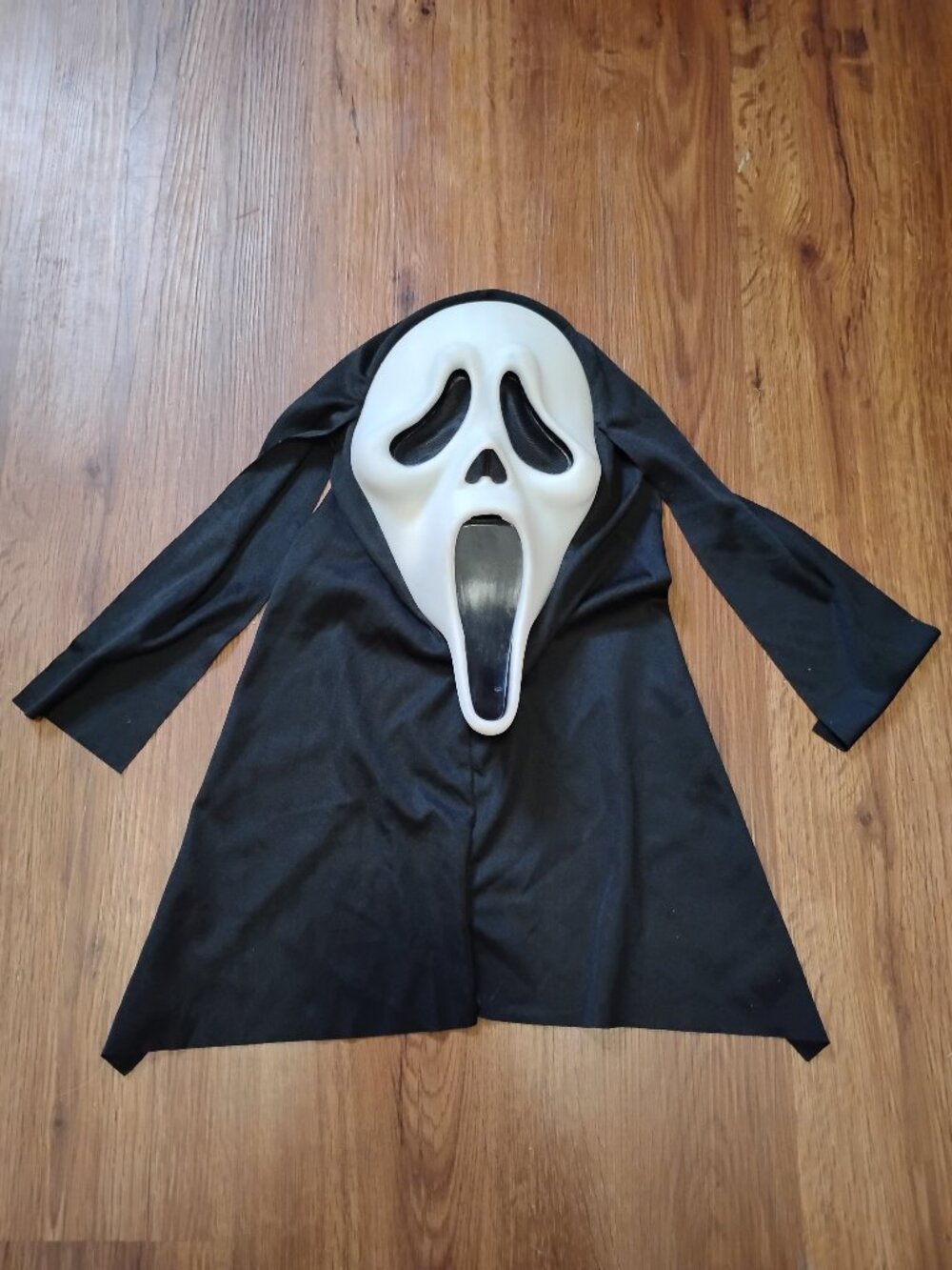 Easter Unlimited Fun World Scream Ghost Face Mask Halloween